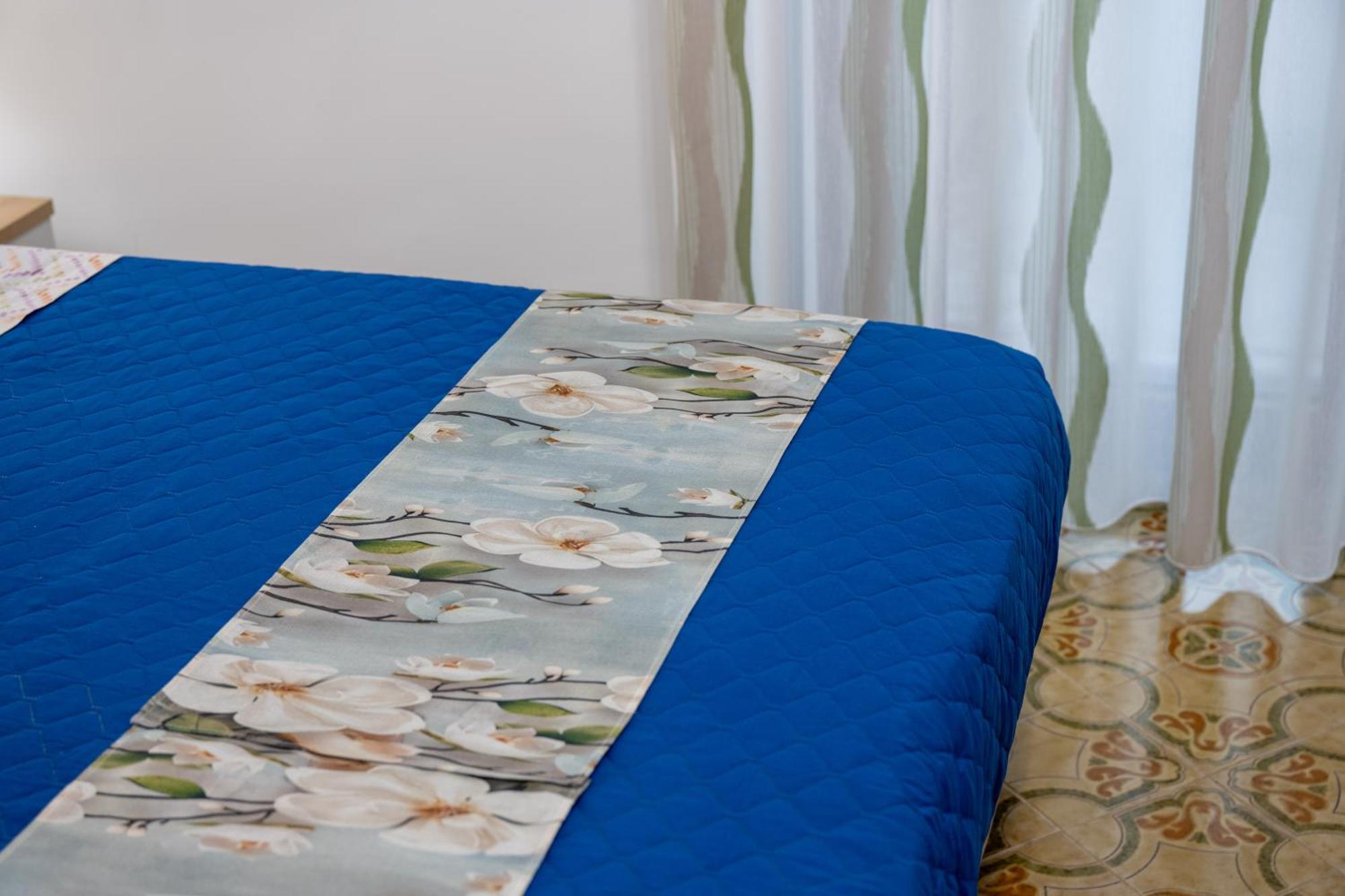 B&B Benvenuti Al Centro Caserta Ngoại thất bức ảnh